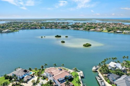 550 Alameda Ct, Marco Island FL  34145-5830 exterior