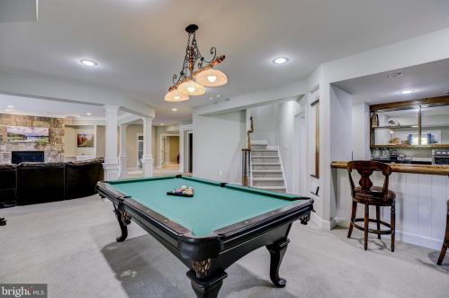 20405 Crimson Pl, Leesburg VA 20175-6362 exterior