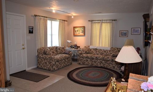 1319 Village Dr, Spring Grove, PA 17362-8735