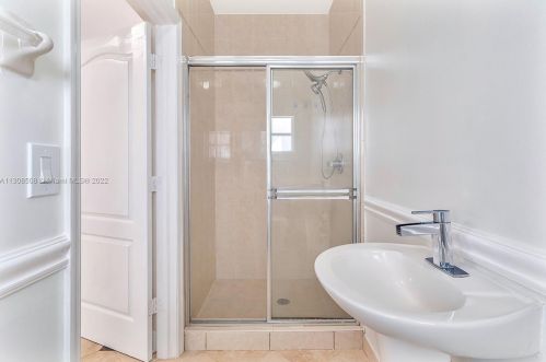 7090 5th Ave, Hialeah FL  33014-4952 exterior