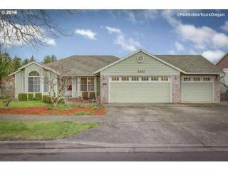 5685 Lexington Dr, Beaverton, OR 97123-8269