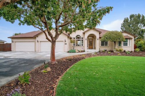 620 Union Hts, Hollister, CA 95023-9185