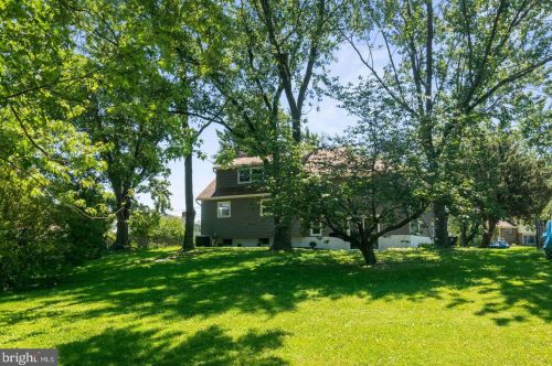 801 Meetinghouse Ct, Riverton NJ  08077-3325 exterior