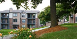11800 Shannon Ct, Edina MN  55344-3900 exterior