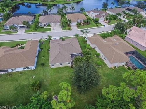 23351 Olde Meadowbrook Cir, Bonita Springs FL  34134-9115 exterior