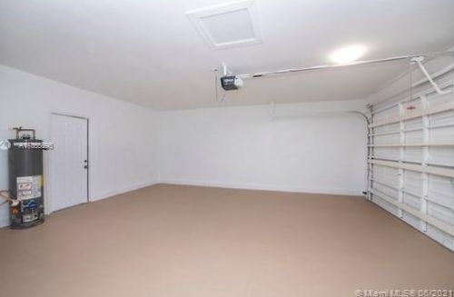 1124 70th Pl, Hialeah FL  33014-5113 exterior