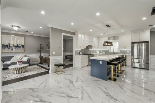 15 Mead Ln, Westbury NY  11590-6303 exterior
