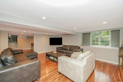 53 Rogues Path, Huntington Station NY  11746-2736 exterior