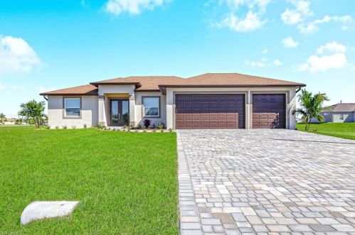 1037 38th Pl, Cape Coral, FL 33993-9311