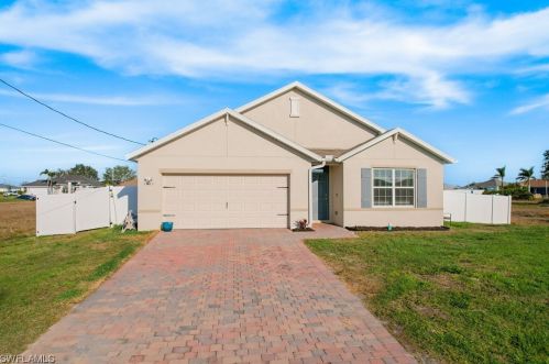 1821 20th Pl, Cape Coral, FL 33909-0046