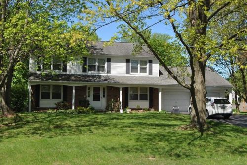 202 Heather Ln, Canandaigua, NY 14425-7041