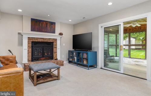 1125 Artic Quill Rd, Herndon VA  20170-3603 exterior