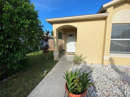 935 Lejay St, Orlando, FL 32825-6340
