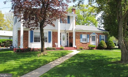 2112 Chestnut Hill Dr, Riverton, NJ 08077-3649