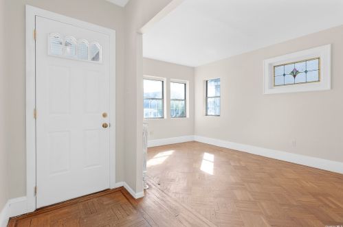 132-18 Crossbay Blvd, Jamaica, NY 11417-1515