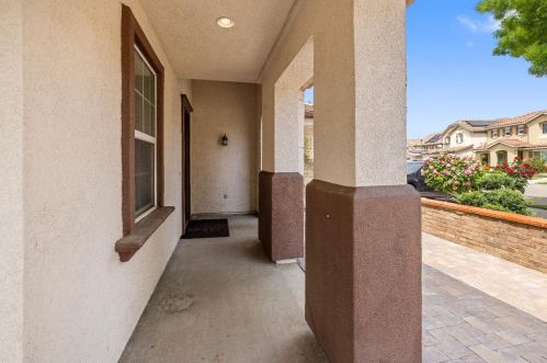 576 Bramblewood Ave, Lathrop CA 95330-9370 exterior