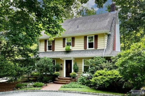 458 Franklin Tpke, Allendale, NJ 07401-1607