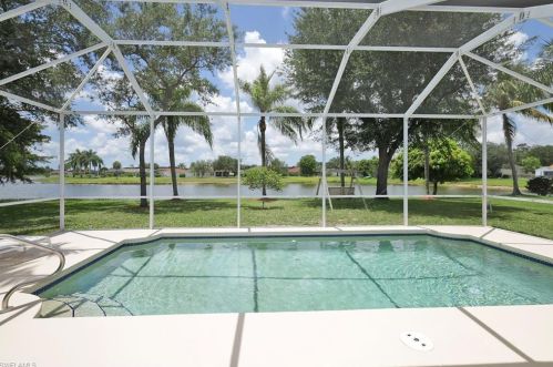 880 Summerfield Dr, Naples, FL 34120-1465