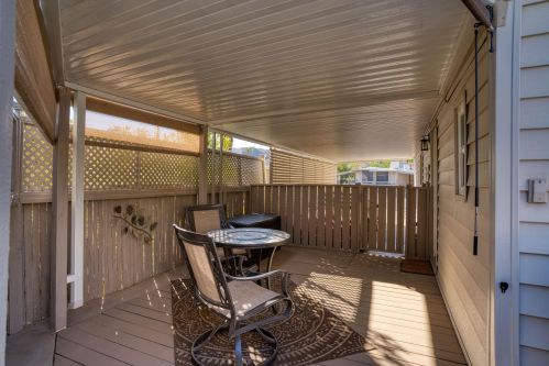 70 Santa Monica St, Palm Springs CA  92264-5257 exterior