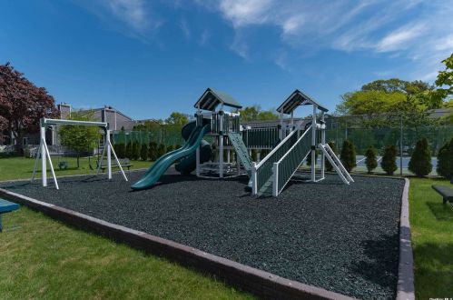 175 Alicia Dr, Babylon NY  11703-4040 exterior