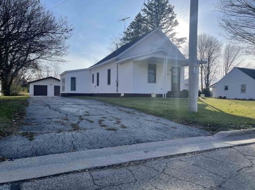 112 4th St, Pulcifer, WI 54124-9303