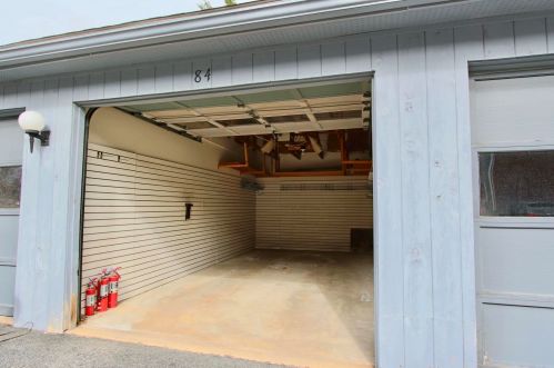 84 Bluestone Dr, Nashua, NH 03060-6833