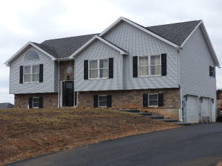 55 Louis Cir, Drums, PA 18222-1865