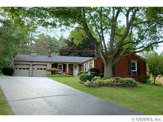 5 Reitz Cir, Pittsford, NY 14534-2203