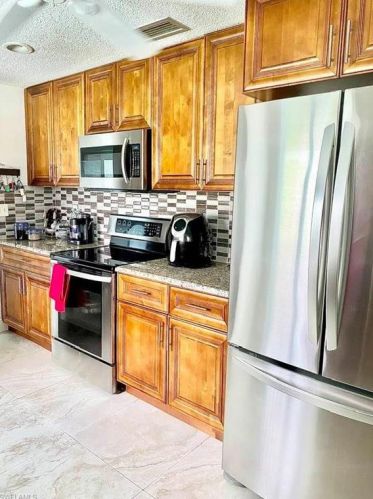 2975 45th St, Naples, FL 34116-8239