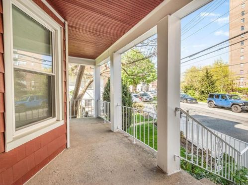 1731 Libby Pl, Bronx, NY 10461-4303