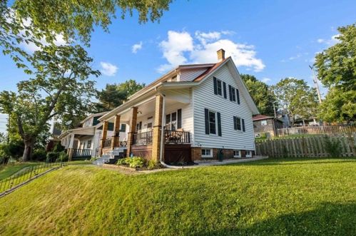 324 Elm Rd, Ambridge PA  15003-2134 exterior