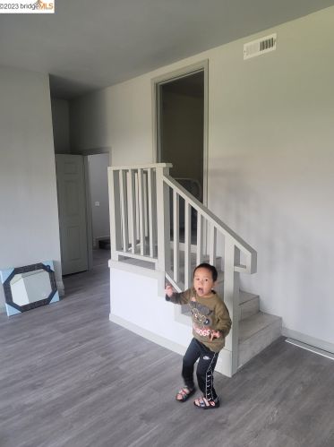 2215 88th Ave, Oakland CA  94605-3923 exterior