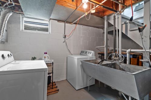 3418 92nd St, Milwaukee WI  53227-4418 exterior