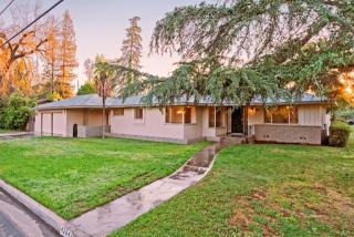 4264 Del Mar Ave, Fresno, CA 93704-3946
