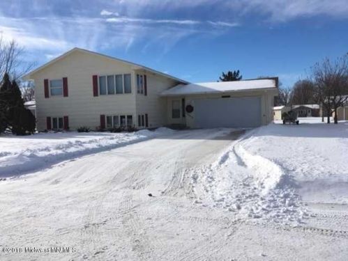 1025 9th St, Wadena, MN 56482-2539