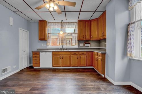 458 Highland St, Harrisburg PA 17113-1536 exterior