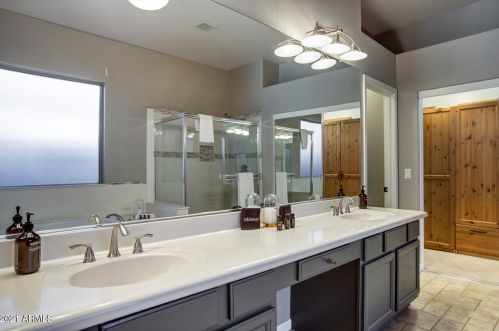 5222 Angela Dr, Scottsdale AZ 85254-6409 exterior