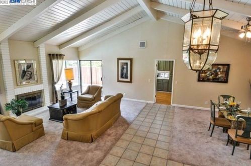 3491 Halfmoon Ct, Concord, CA 94518-2231