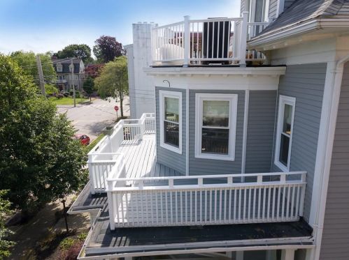 150 Irving Ave, Providence, RI 02906-5407