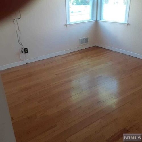 461 2nd St, Palisades Park NJ  07650-1701 exterior