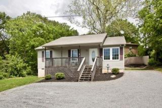 1966 Clove Ln, Knoxville, TN 37921-6501