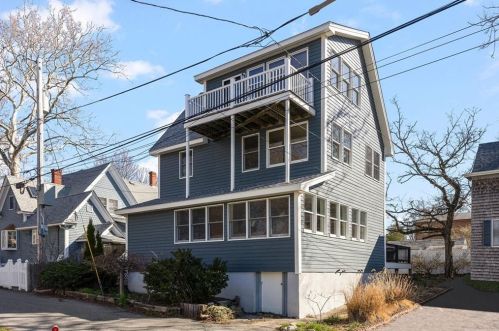 148 Andrew Comstock Rd, Warwick RI  02886-8129 exterior