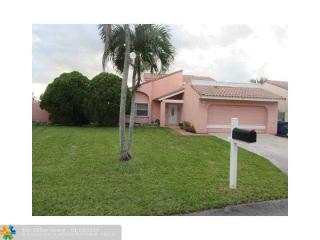 2820 Aviary Dr, Hollywood, FL 33026-3634