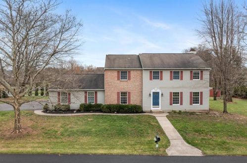 4880 Mar St, Coopersburg, PA 18036-8943