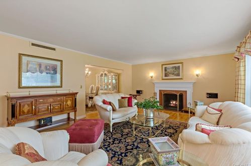 51 Meadow Rd, Briarcliff NY  10510-1134 exterior