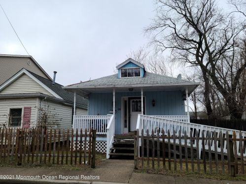 483 Center Ave, Middletown, NJ 07748-5370