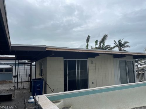 239 Curlew St, Fort Myers Beach FL  33931-4407 exterior