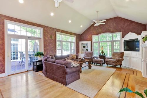 109 Peria Dr, Rocky Hill CT  06067-1741 exterior