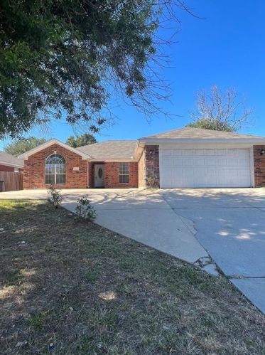 8444 Miami Springs Dr, Fort Worth TX  76123-1469 exterior