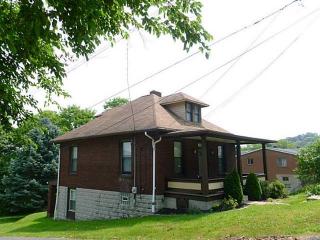 2313 Stratford Ave, Moon Twp, PA 15108-2221